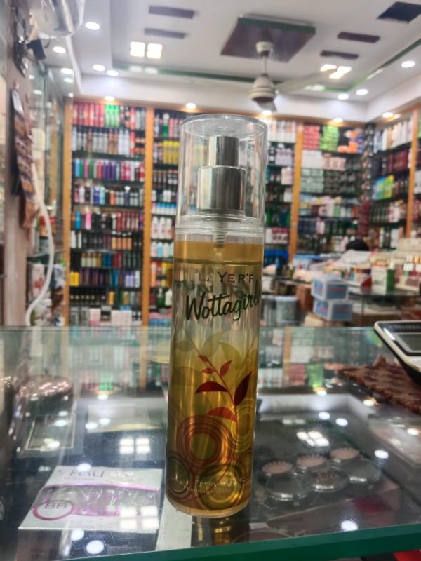 Layer’r Shot Wottagirl Vanilla Twist Fragrant Body Splash For Women (135 Ml )