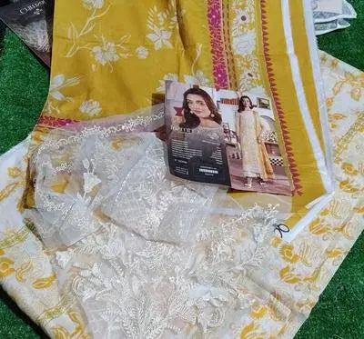 3 Pcs Women's Unstitched Printed Suit